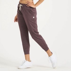 Vuori Performance Jogger in Smoked Plum Heather